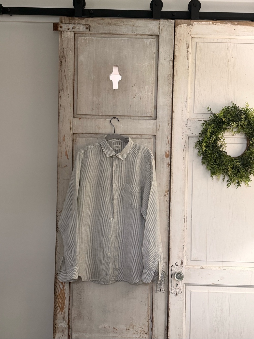 Hartford Gray and White Linen Striped Button-Down Shirt
